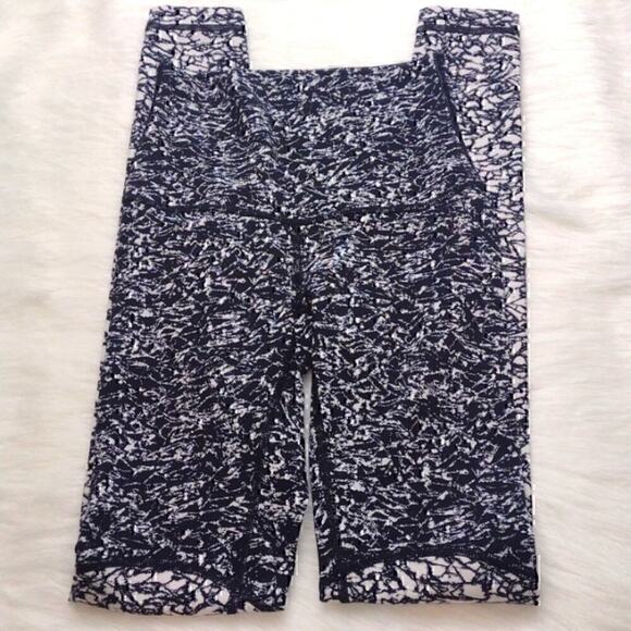 Lululemon Wunder Under Hi-Rise Pant size 2 color White/Black - Picture 2 of 7